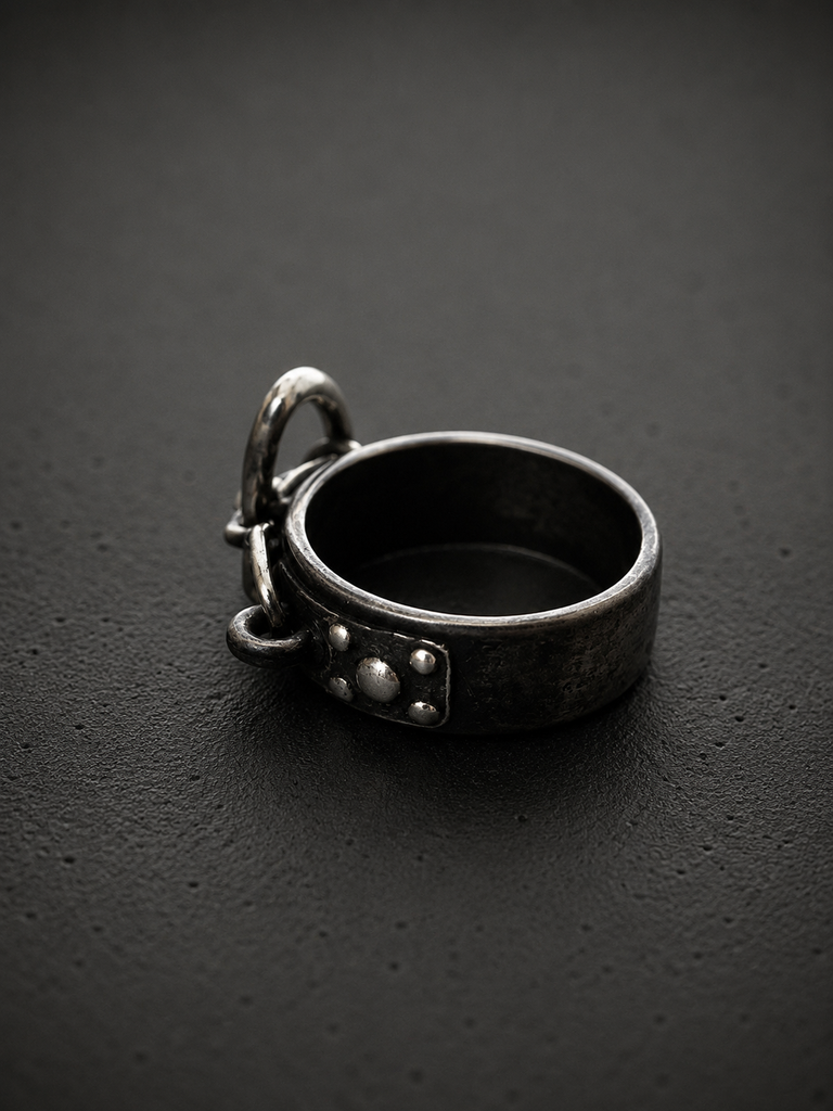 D punk ring