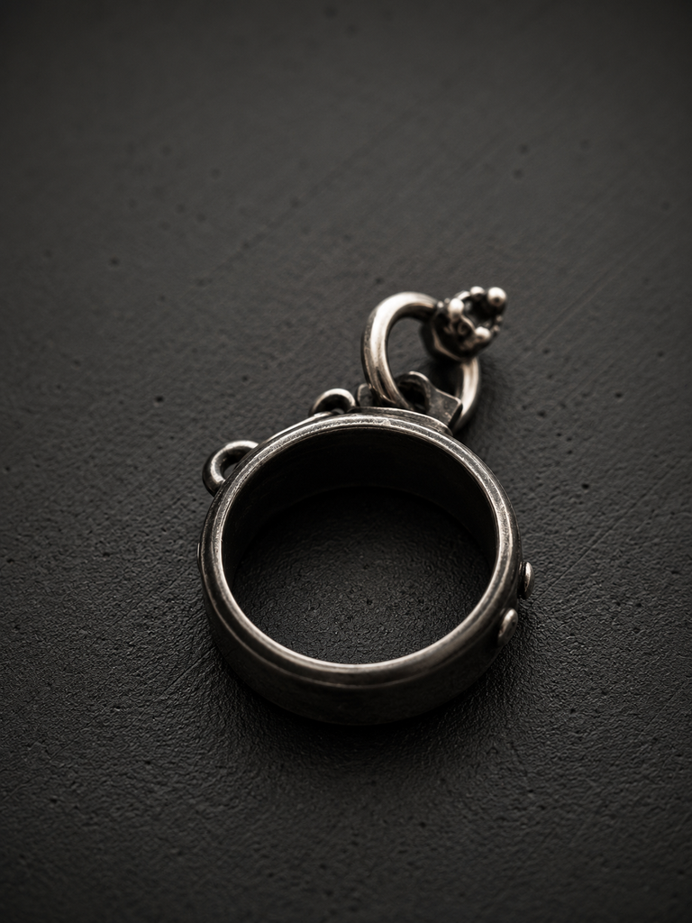 D punk ring