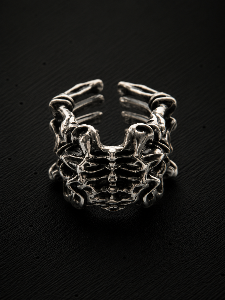 FaceHugger Ring