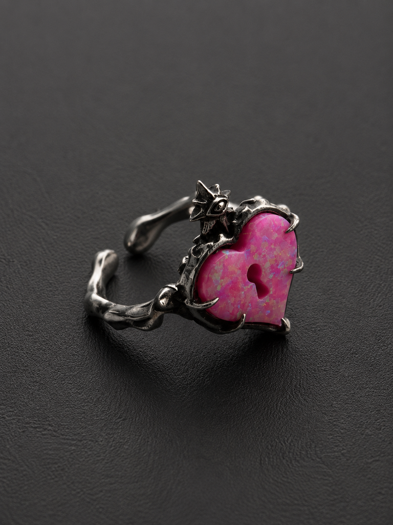 Dreamweaver Heart Lock Ring