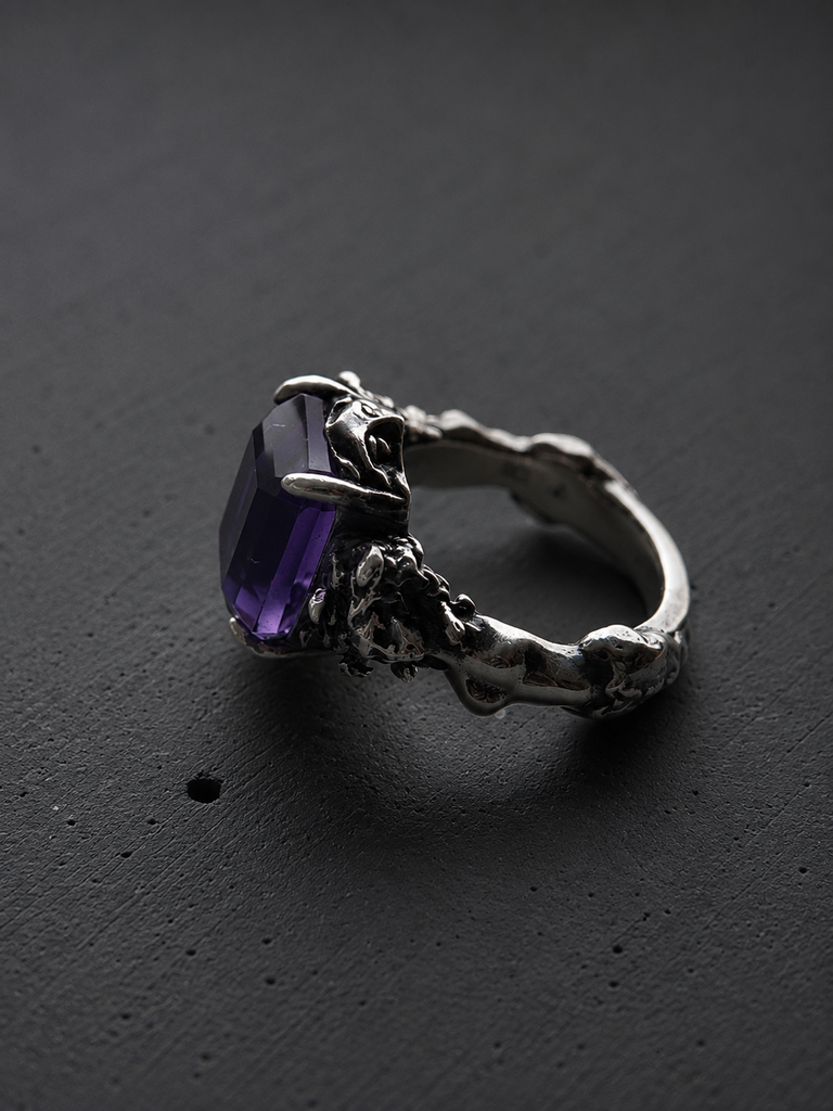 Medusa flake amethyst ring