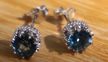 Crown ear studs