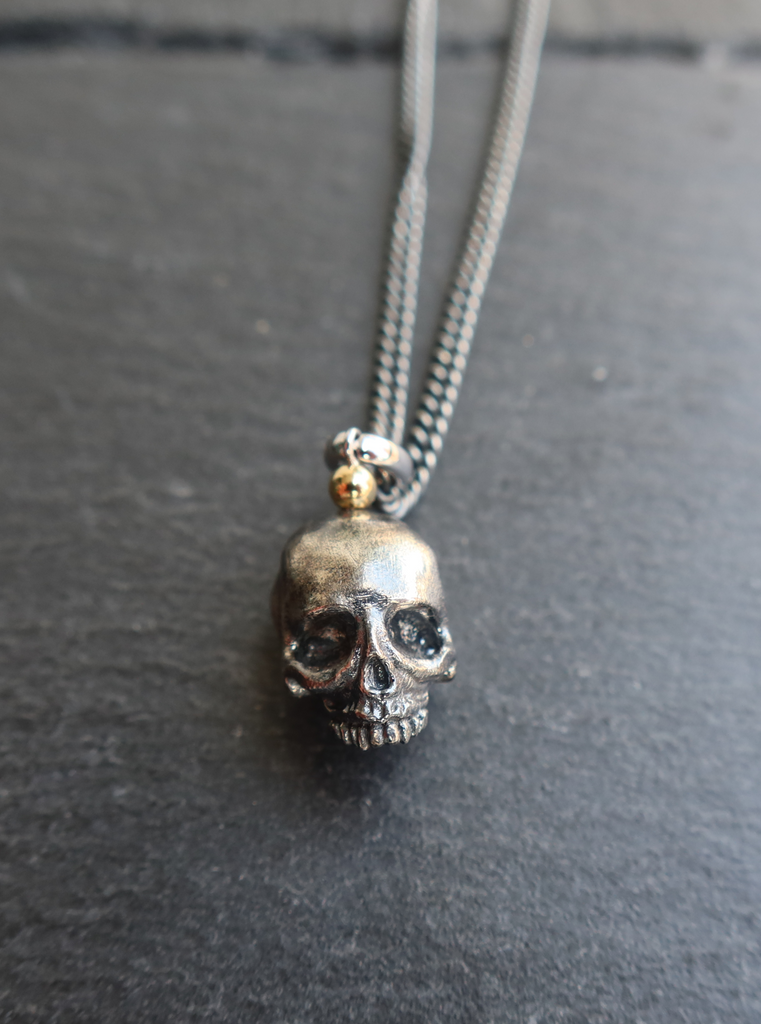 925 Silver Skull Pendant with 18k Rose Gold bead and Silver Chain