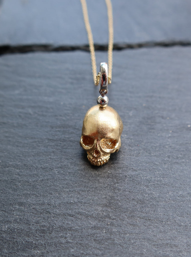 18K Yellow Gold Skull Pendant with 18k Gold Chain