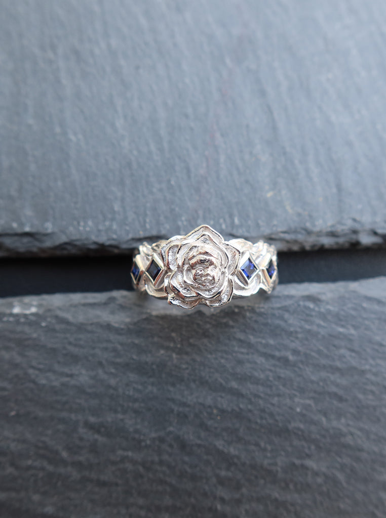 18K Gold Flower Baby Ring with Sapphires